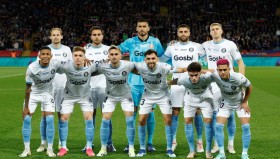 西甲联赛：巴萨大胜皇马，积分榜紧追不舍